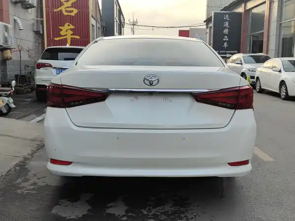 Toyota Crown 2015
