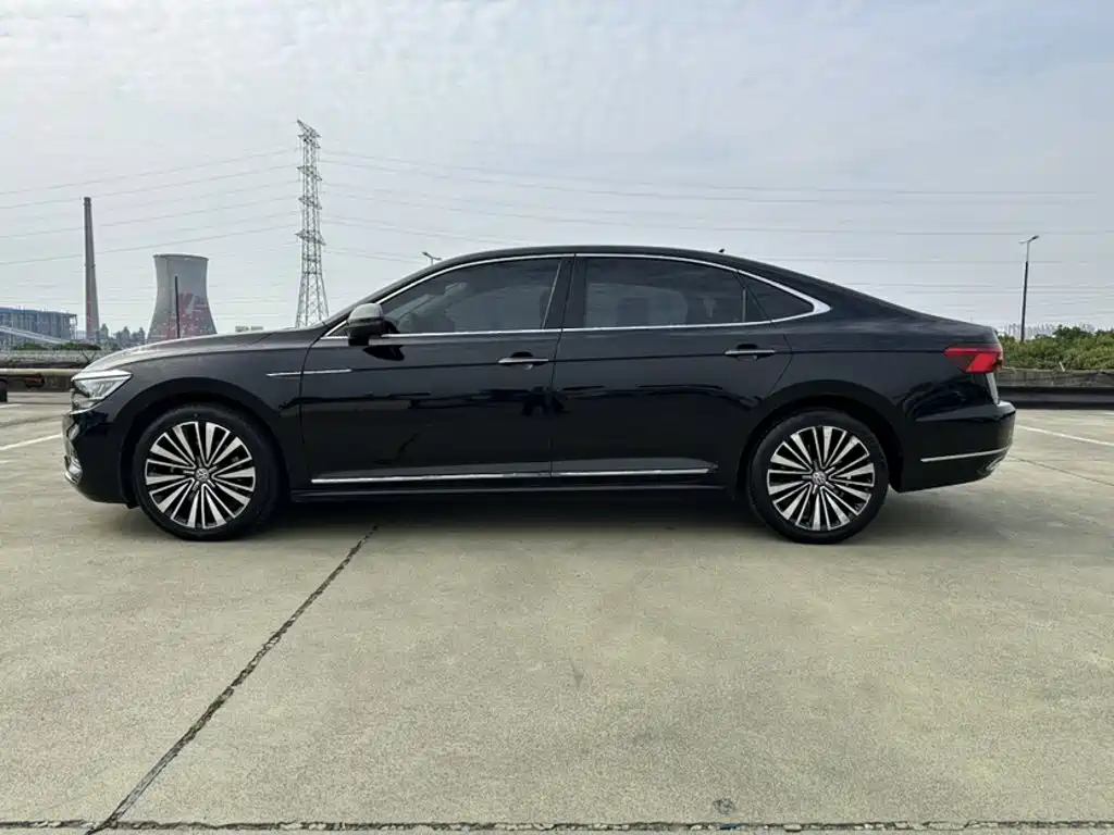 Volkswagen Passat 2019 — фото 22