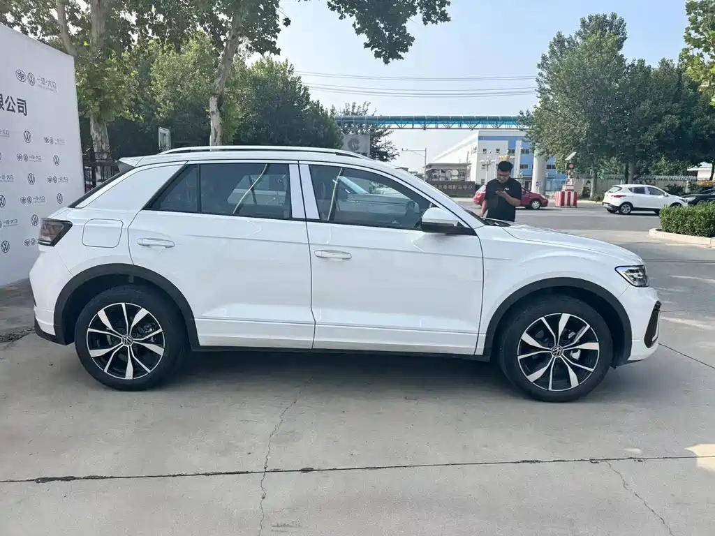 Volkswagen T-Roc 2026 — фото 3