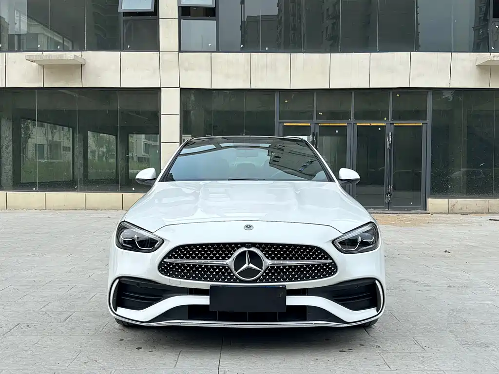 Mercedes-Benz C-Class 2023 — фото 3