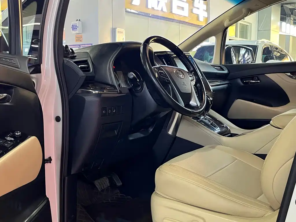 Toyota Alphard 2019 — фото 4