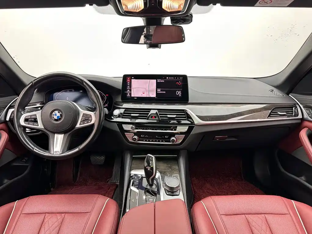 BMW 5 Series 2021 — фото 10