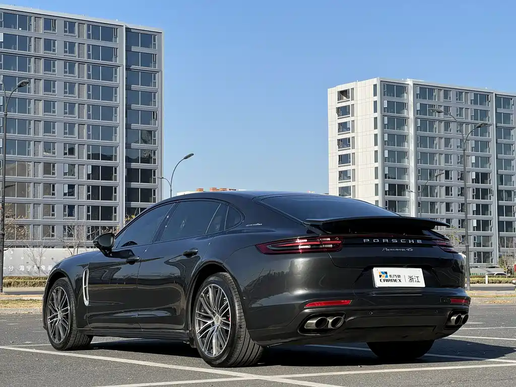 Porsche Panamera 2018 — фото 5
