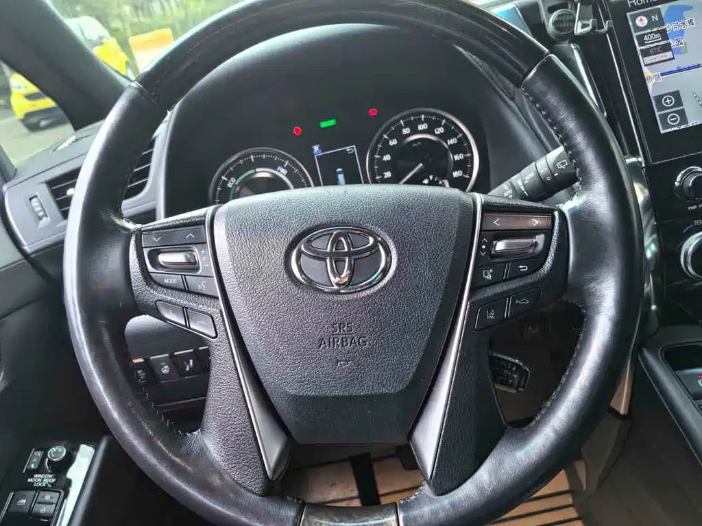 Toyota Alphard 2022 — фото 15