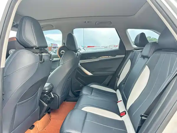Geely Boyue L 2025