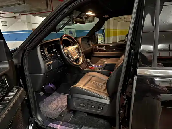 Lincoln Navigator 2016