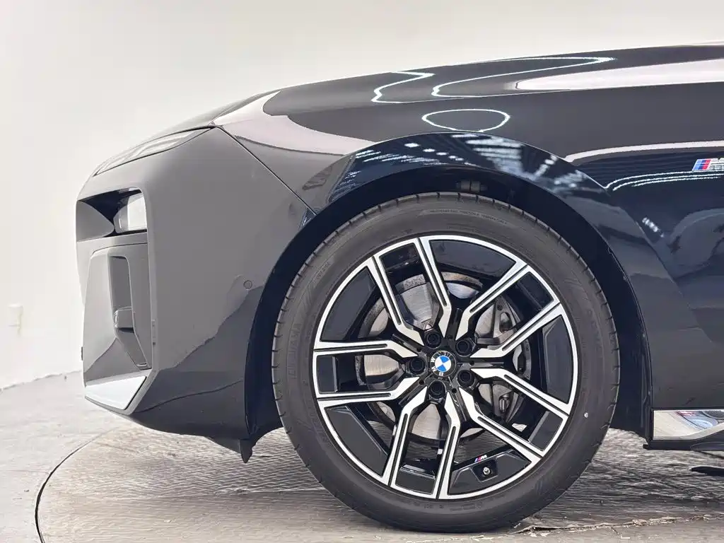 BMW 7 Series 2024 — фото 13