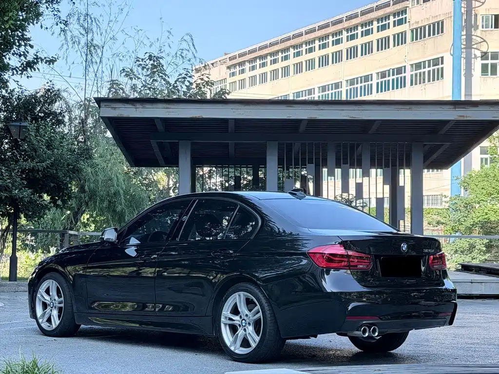 BMW 3 Series 2019 — фото 16