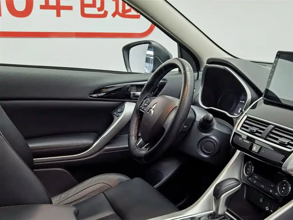 Mitsubishi Eclipse Cross 2018 — фото 22