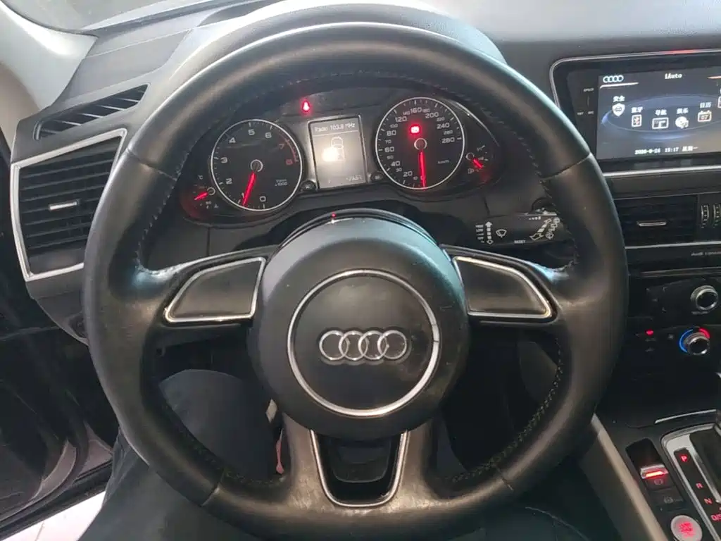 Audi Q5 2015 — фото 11