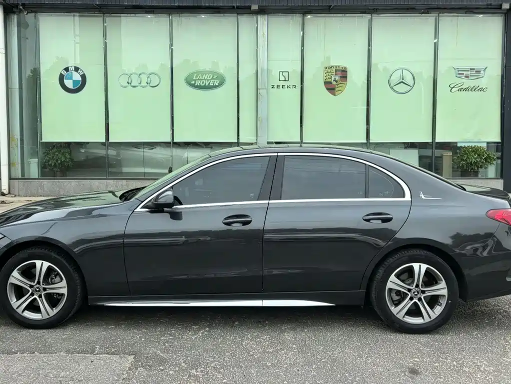 Mercedes-Benz C-Class 2022