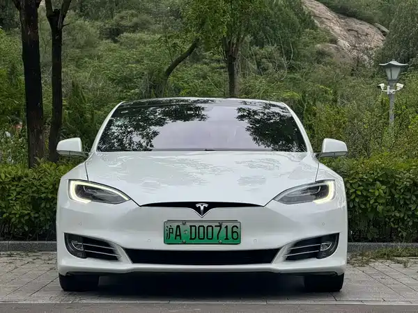Tesla Model S 2016