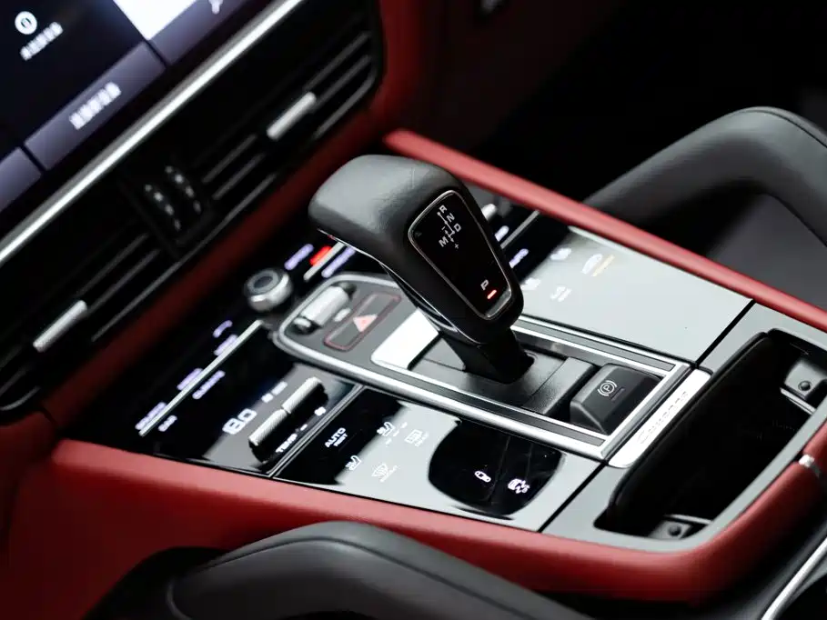 Porsche Cayenne 2022 — фото 17