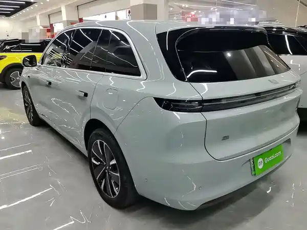 Li Auto L6 2025