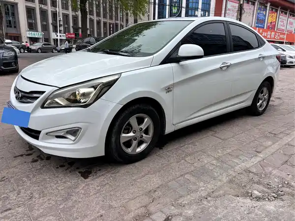 Hyundai Accent 2014