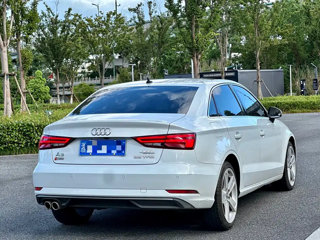 Audi A3 2019 — фото 6