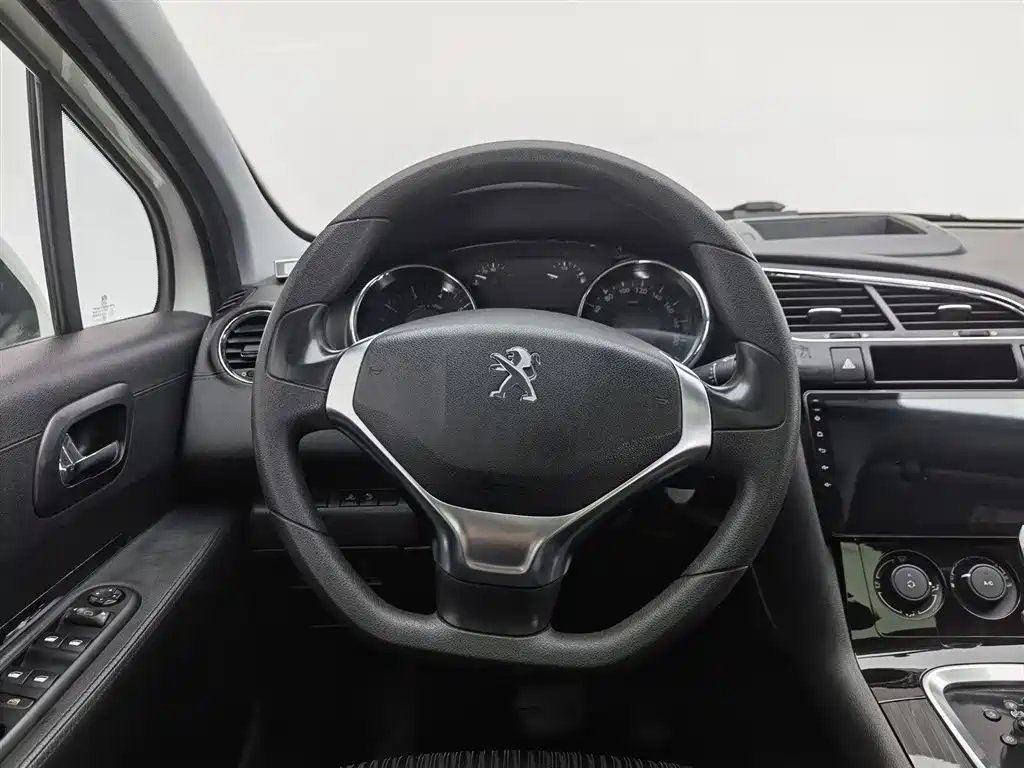 Peugeot 3008 2015 — фото 11