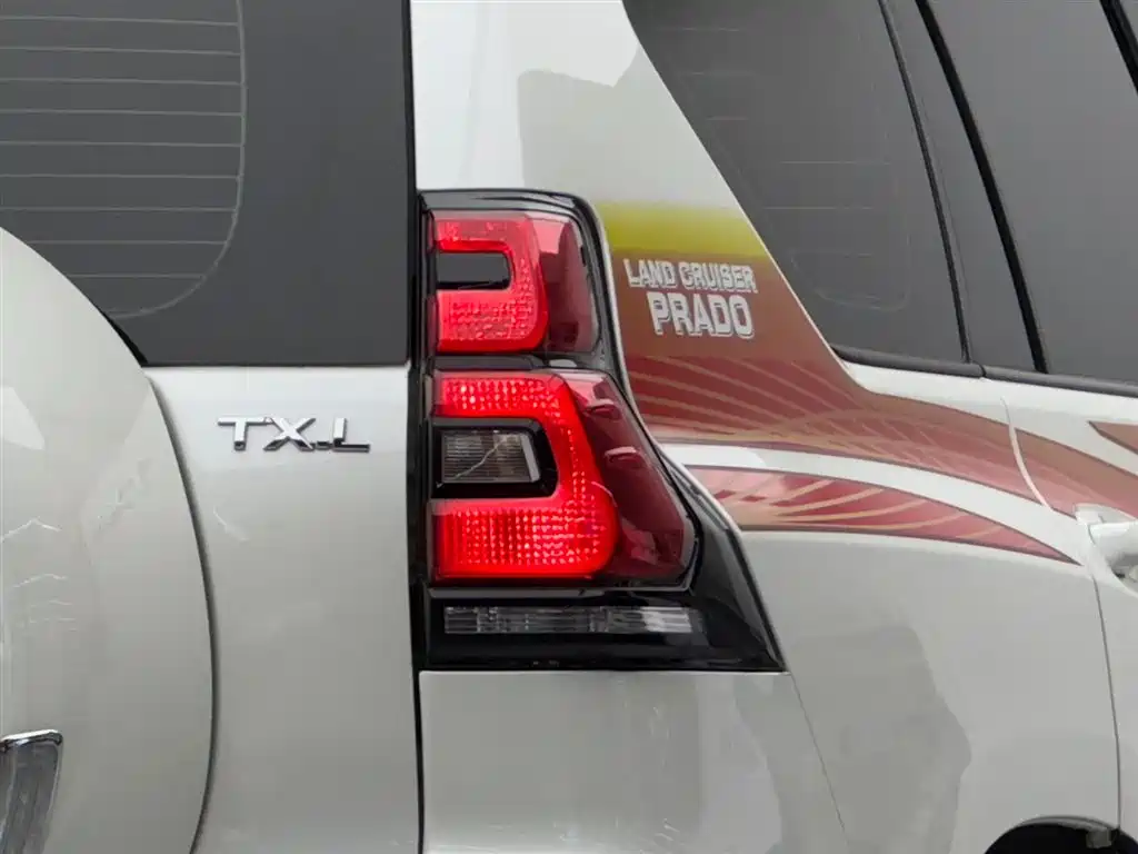 Toyota Prado 2019 — фото 18