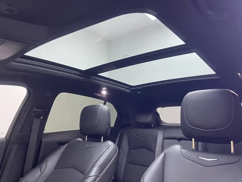 Cadillac XT4 2020 — фото 19