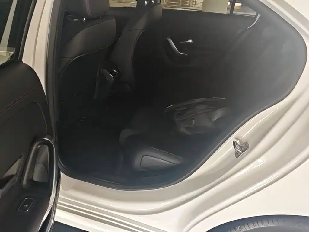 Mercedes-Benz A-Class 2025 — фото 17