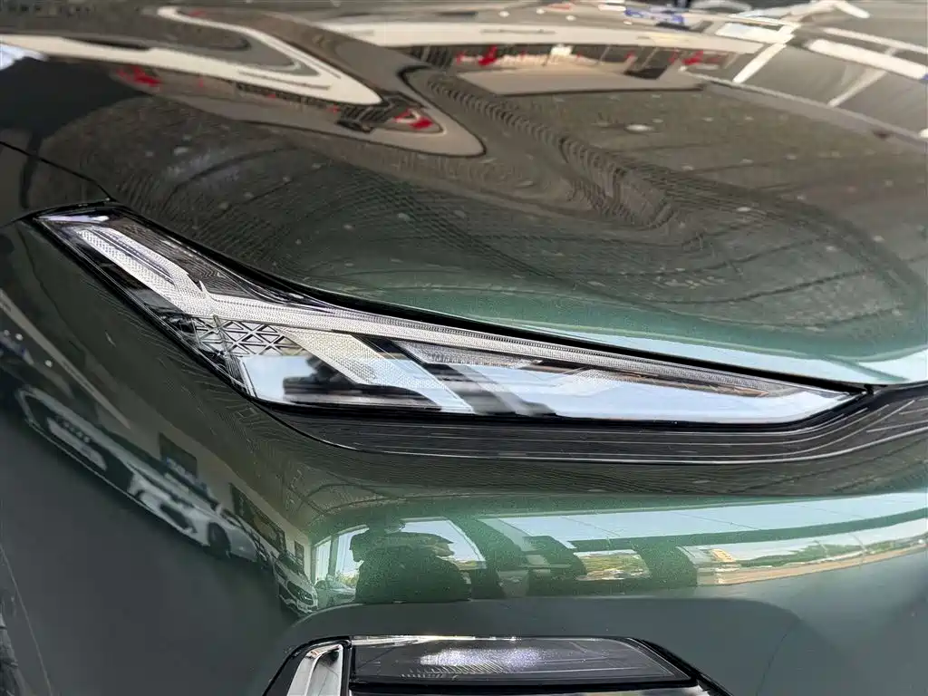 Geely Galaxy Starshine 8 2025 — фото 12