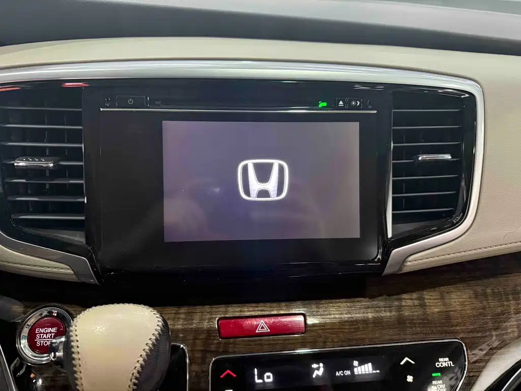 Honda Odyssey 2017 — фото 13