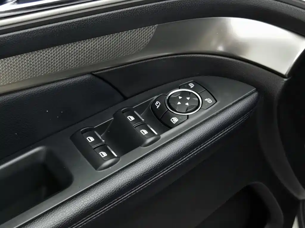 Ford Explorer 2018 — фото 9