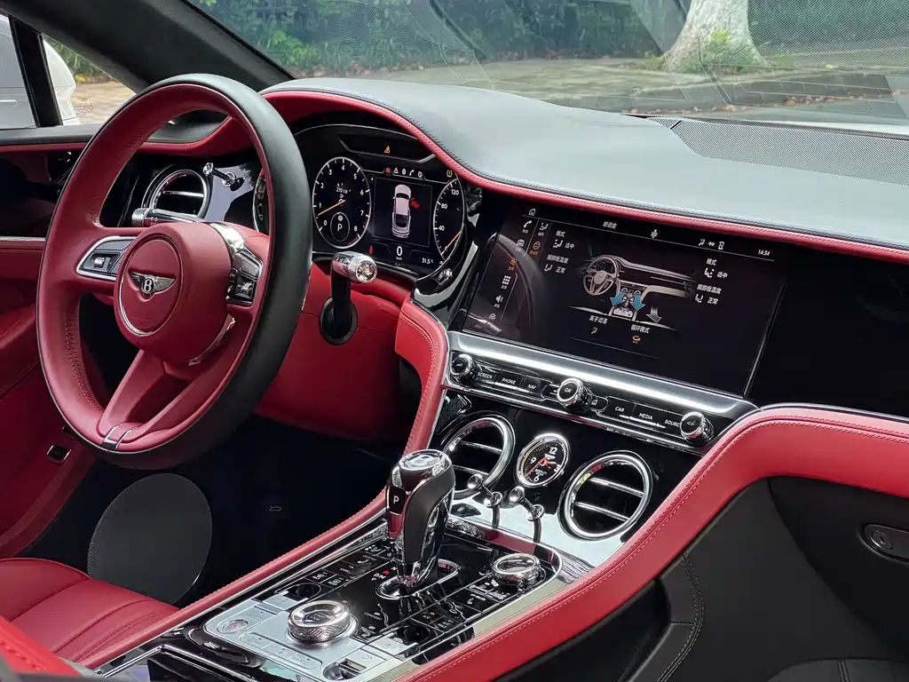 Bentley Continental 2021 — фото 17