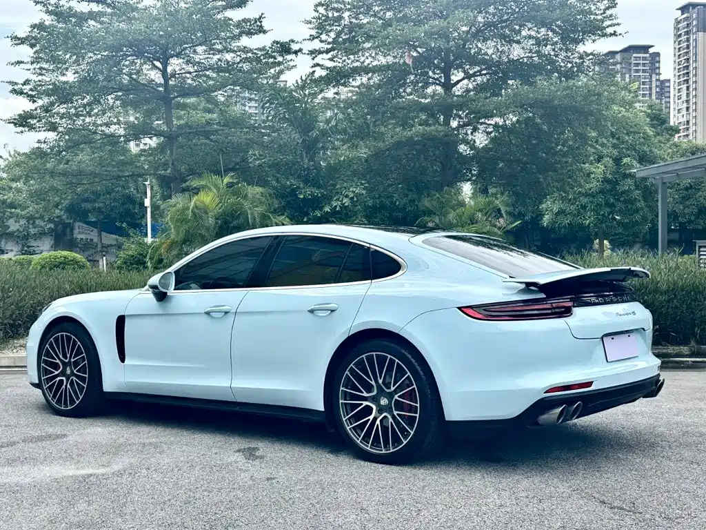 Porsche Panamera 2018 — фото 8