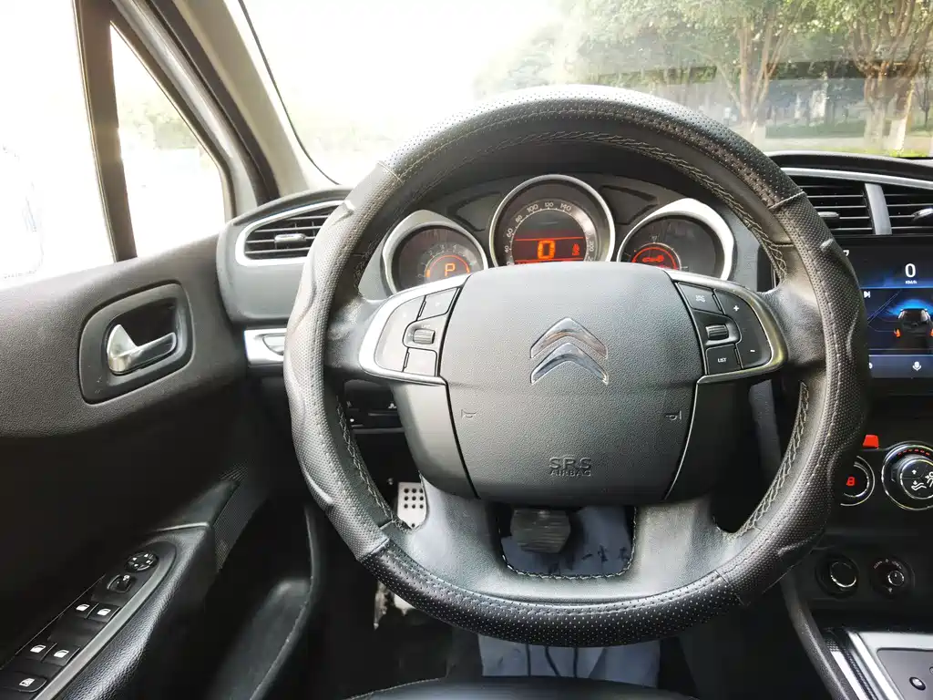 Citroën C4L 2014 — фото 15