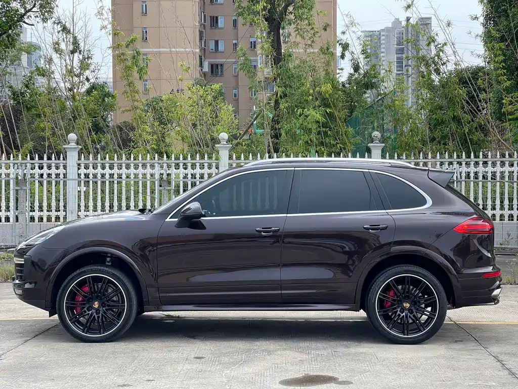 Porsche Cayenne 2015 — фото 9