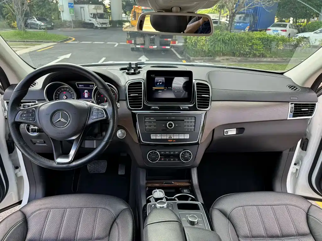 Mercedes-Benz GLE 2018 — фото 8