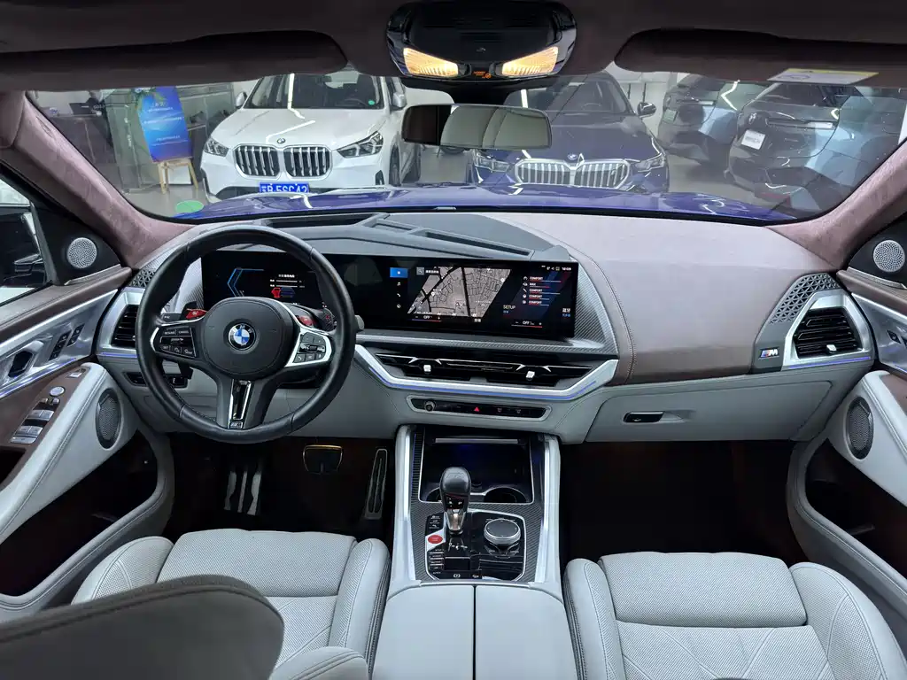 BMW XM 2023 — фото 10
