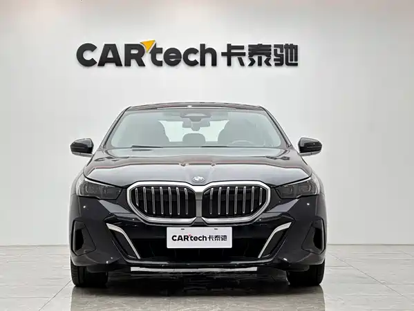BMW 5 Series 2025