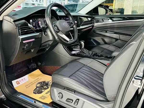 Volkswagen Passat Plug-In Hybrid 2024