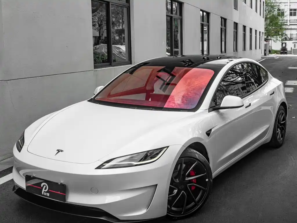 Tesla Model 3 2024 — фото 13