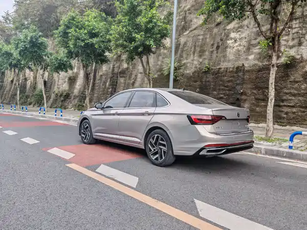 Volkswagen Sagitar 2023