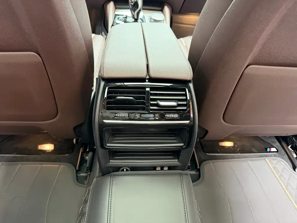 BMW 5 Series 2022 — фото 13