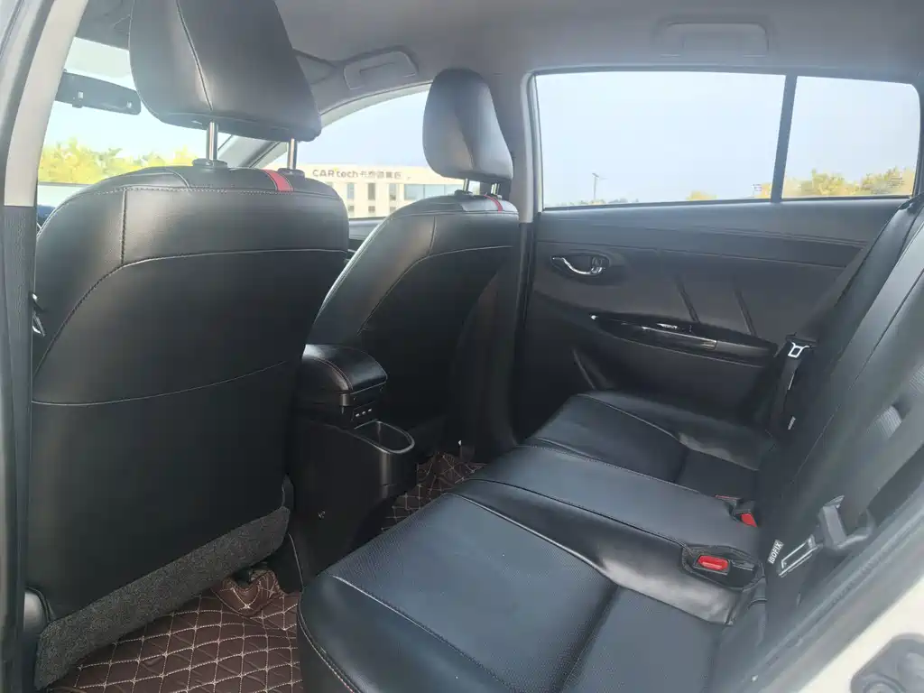 Toyota Yaris L 2020