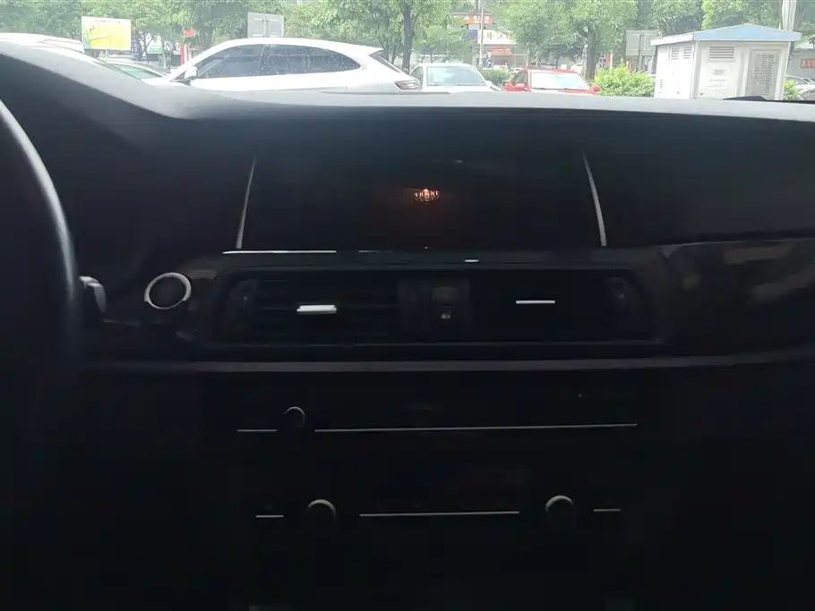 BMW 5 Series 2016 — фото 13