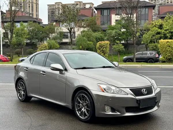 Lexus IS 2009
