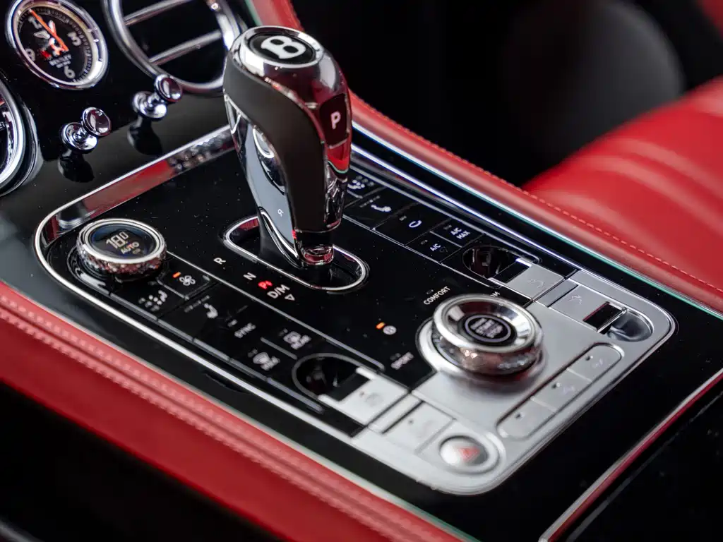 Bentley Continental 2021 — фото 9