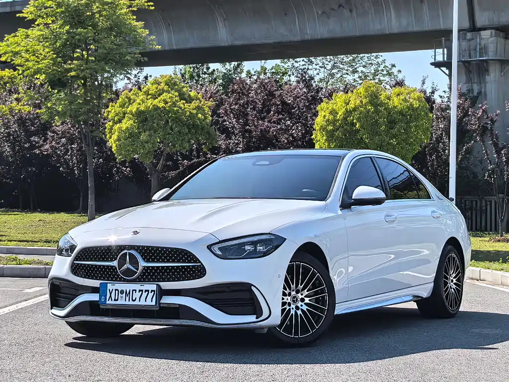 Mercedes-Benz C-Class 2025 — фото 1