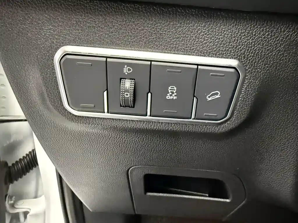 Haval M6 2023 — фото 11