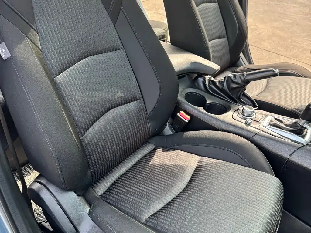 Mazda 3 Axela 2016 — фото 16