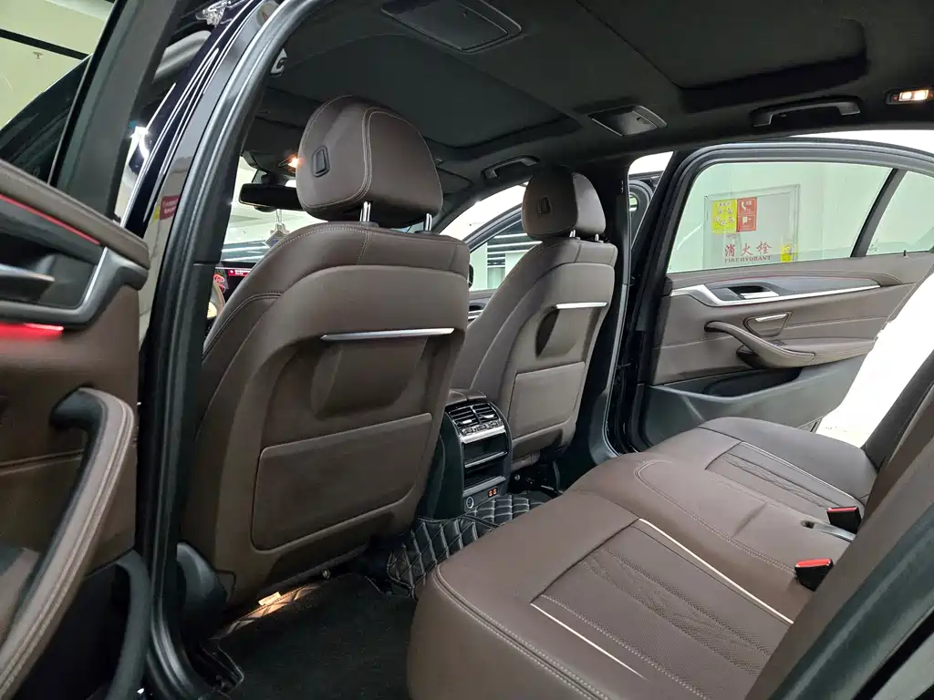 BMW 5 Series 2023
