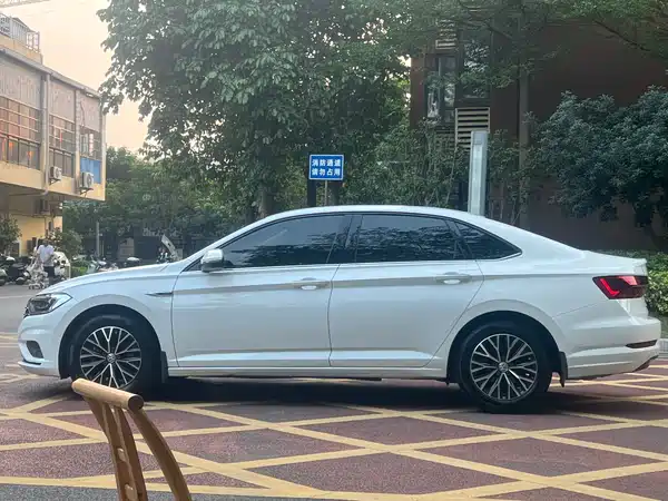 Volkswagen Sagitar 2019