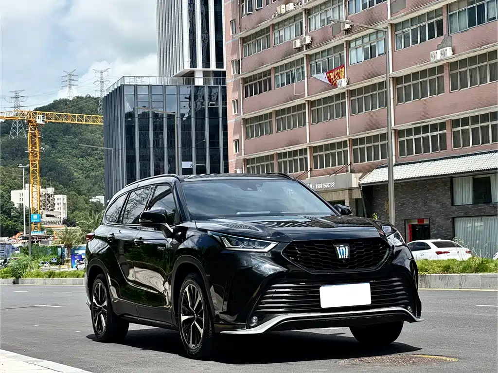 Toyota Crown Kluger 2022