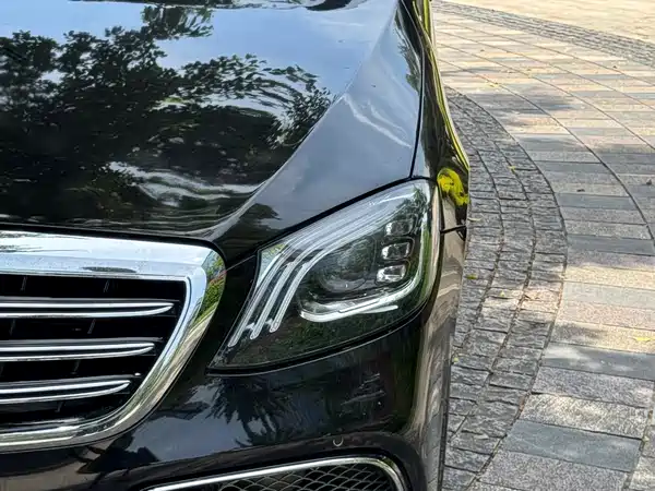 Mercedes-Benz S-Class 2012