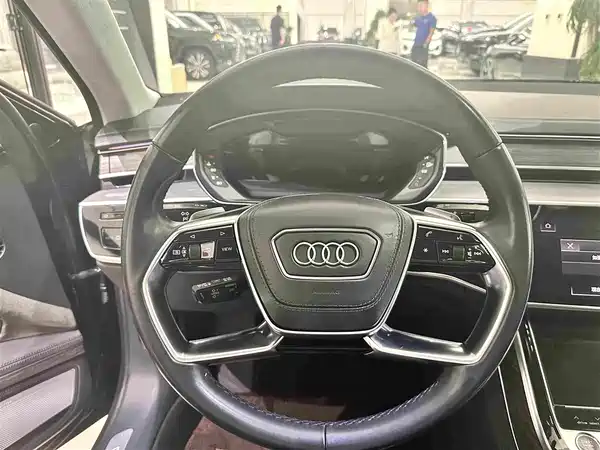 Audi A8 2022